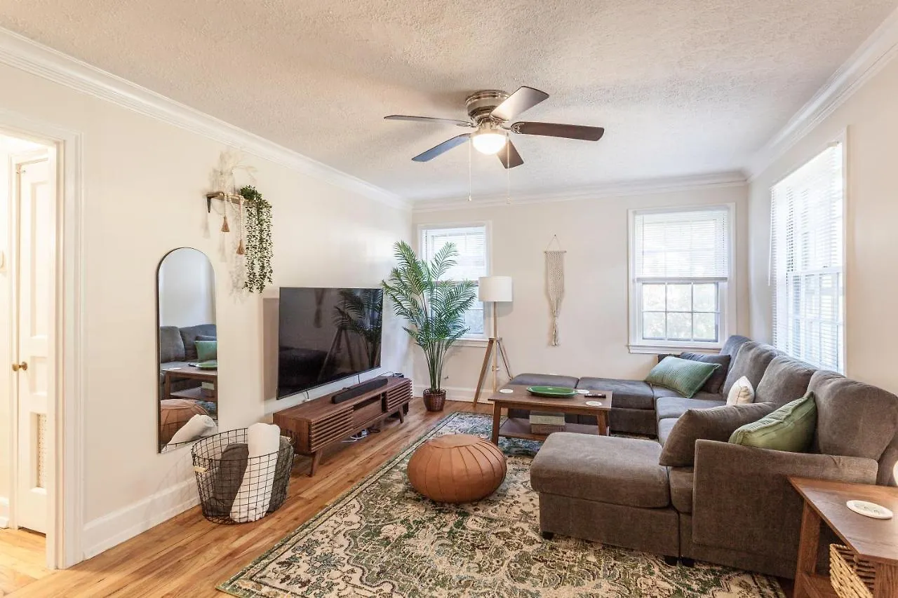 Little Johns Cottage Memphis, Pet-Friendly~Parking Memphis